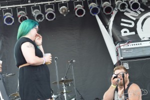 Proposal during The Muffs set (awwwww)