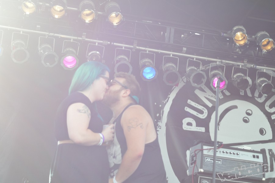 Proposal during The Muffs set (awwwww)