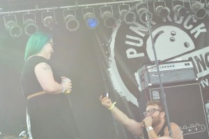 Proposal during The Muffs set (awwwww)