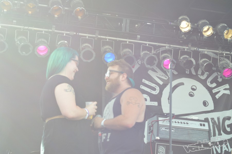 Proposal during The Muffs set (awwwww)